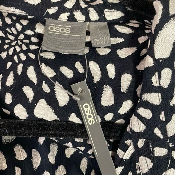 NWT ASOS Women’s Short Sleeve Button Up Black White Viscose Blouse Size Large - Picture 7 of 8